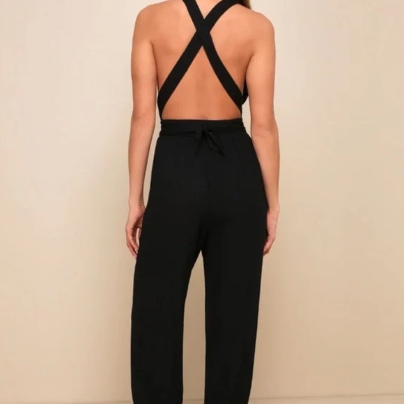*LULUS* Black Convertible Halter Tie Ankle Cuff Jumpsuit Size Large - Picture 2 of 9